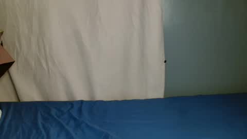 Snapshot of blair_sue chatting on 05-06-26, 01:14 love online show from 05-06-26, 01:14