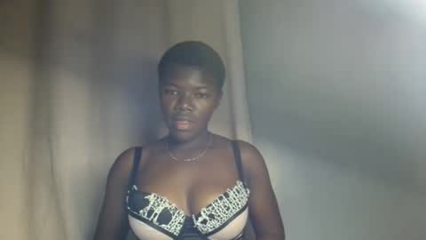 Snapshot of blair_sue chatting on 05-12-26, 11:46 love online show from 05-12-26, 11:46