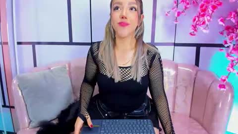 Snapshot of blairjones_ chatting on 09-17-25, 12:29 blairjones_ online show from 09-17-25, 12:29