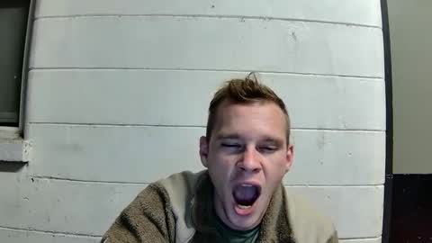 Snapshot of blakeandskylar chatting on 12-15-24, 06:51 BlakeAndSkylar online show from 12-15-24, 06:51