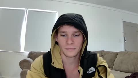 Snapshot of blakeandskylar chatting on 01-22-25, 06:41 BlakeAndSkylar online show from 01-22-25, 06:41