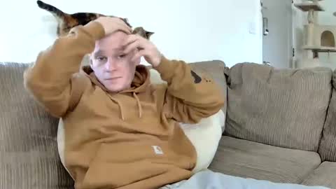 Snapshot of blakeandskylar chatting on 02-01-25, 04:44 BlakeAndSkylar online show from 02-01-25, 04:44