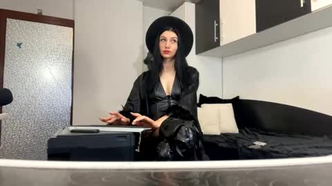 Snapshot of blazeamanda chatting on 09-24-25, 04:38 Goddess Blaze online show from 09-24-25, 04:38