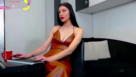 Snapshot of blazeamanda chatting on 10-07-25, 11:07 Goddess Blaze online show from 10-07-25, 11:07