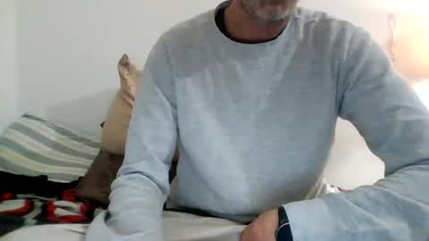 Snapshot of bliinkky3675 chatting on 01-04-25, 01:42 Banana boy blinky online show from 01-04-25, 01:42