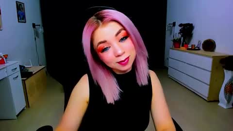 Snapshot of blinkofeyess chatting on 01-22-25, 03:31 Nicole online show from 01-22-25, 03:31