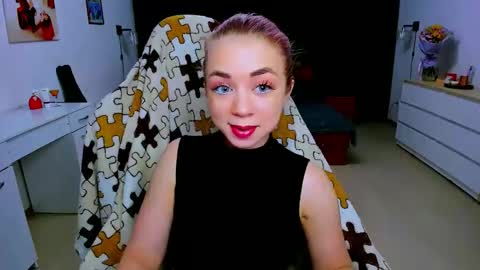 Snapshot of blinkofeyess chatting on 02-05-25, 03:20 Nicole online show from 02-05-25, 03:20