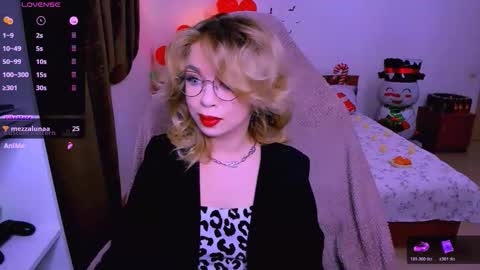 Snapshot of blinkofeyess chatting on 12-02-25, 09:36 Nicole online show from 12-02-25, 09:36