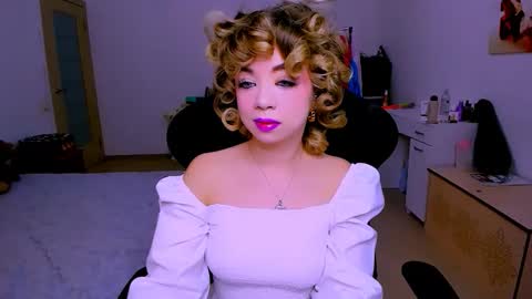 Snapshot of blinkofeyess chatting on 02-03-26, 04:43 Nicole online show from 02-03-26, 04:43