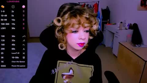 Snapshot of blinkofeyess chatting on 02-03-26, 06:40 Nicole online show from 02-03-26, 06:40