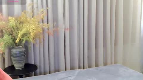 Snapshot of blon_kater chatting on 01-12-25, 09:19 YoYo online show from 01-12-25, 09:19