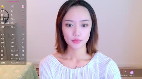 Snapshot of blon_kater chatting on 10-15-25, 03:50 YoYo online show from 10-15-25, 03:50