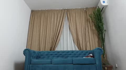 Snapshot of blond_god chatting on 12-22-24, 10:25 Andreas online show from 12-22-24, 10:25