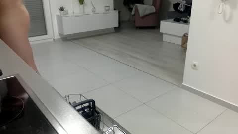 Snapshot of blondas21 chatting on 11-18-25, 05:17 blondas21 online show from 11-18-25, 05:17