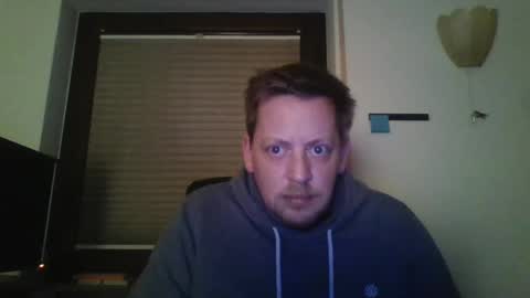 Snapshot of blonde32m chatting on 12-15-24, 01:24 blonde32m online show from 12-15-24, 01:24