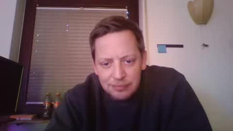 Snapshot of blonde32m chatting on 12-29-24, 02:31 blonde32m online show from 12-29-24, 02:31