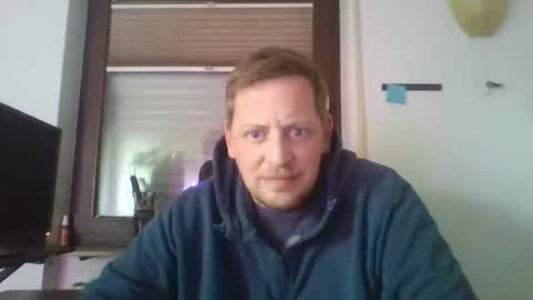 Snapshot of blonde32m chatting on 10-06-25, 11:40 blonde32m online show from 10-06-25, 11:40