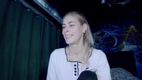 Snapshot of blonde4pasion chatting on 11-22-25, 04:44 blonde4pasion online show from 11-22-25, 04:44