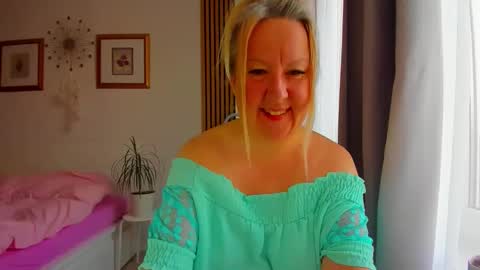 Nicole online show from 03-17-26, 04:50