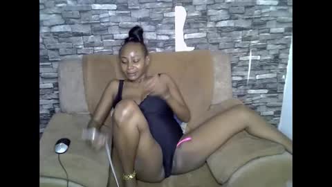 Snapshot of blonde_creamy chatting on 05-31-26, 10:00 blonde_creamy online show from 05-31-26, 10:00