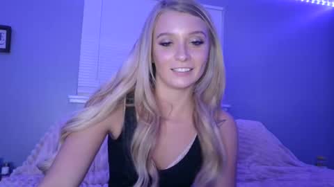 Blonde Stella online show from 01-08-25, 12:06