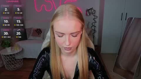 Nessa online show from 04-27-26, 12:03