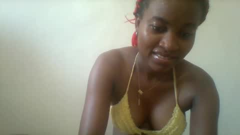 Snapshot of blondebarbiey chatting on 02-24-25, 04:49 blonde online show from 02-24-25, 04:49
