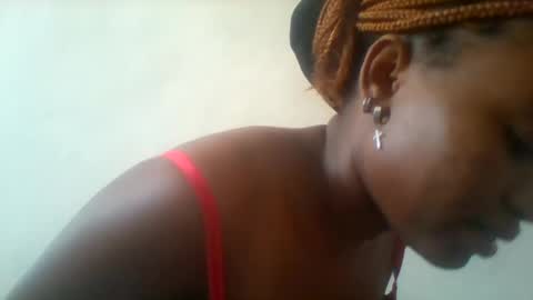 Snapshot of blondebarbiey chatting on 03-11-25, 07:04 blonde online show from 03-11-25, 07:04