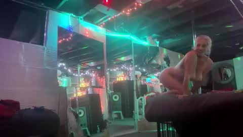 twodumbgirlsandurdick online show from 05-24-26, 11:15