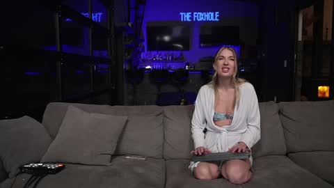 Snapshot of blondefoxsilverfox chatting on 01-11-26, 02:22 blondefoxsilverfox online show from 01-11-26, 02:22