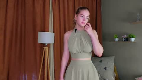 Snapshot of blondensinful chatting on 06-22-26, 08:22 blondensinful online show from 06-22-26, 08:22