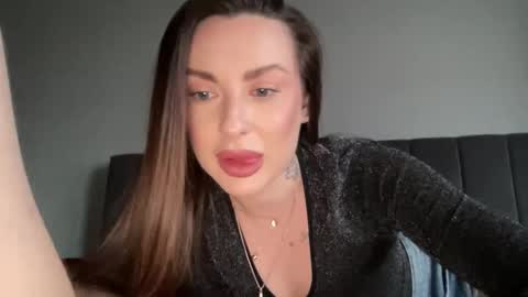 Snapshot of blondeqloveah chatting on 01-12-25, 02:09 BlondeqloveAh online show from 01-12-25, 02:09