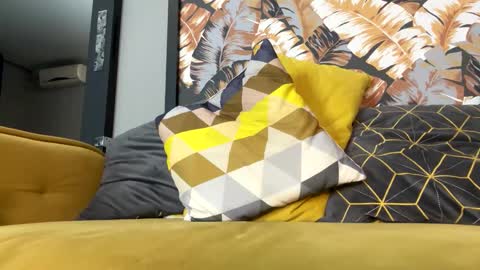 Snapshot of blondi_bondi chatting on 01-16-25, 12:23 Viktoriia online show from 01-16-25, 12:23