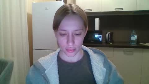 Snapshot of blondi_bondi chatting on 03-15-26, 06:14 Viktoriia online show from 03-15-26, 06:14
