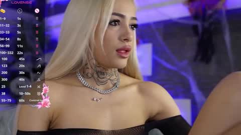 Snapshot of blondie_muller chatting on 10-29-25, 09:05 blondie_muller online show from 10-29-25, 09:05