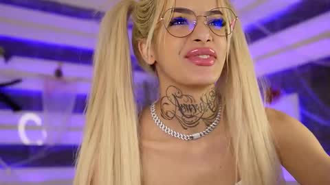 Snapshot of blondie_muller chatting on 11-07-25, 09:04 blondie_muller online show from 11-07-25, 09:04