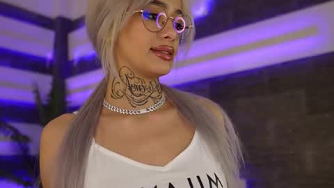 Snapshot of blondie_muller chatting on 11-24-25, 08:52 blondie_muller online show from 11-24-25, 08:52