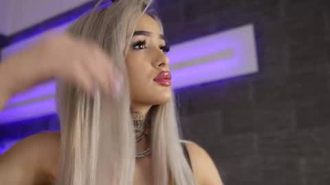 Snapshot of blondie_muller chatting on 12-15-25, 09:08 blondie_muller online show from 12-15-25, 09:08