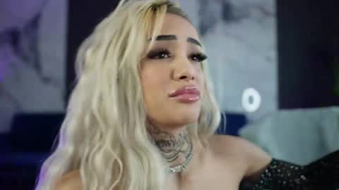 Snapshot of blondie_muller chatting on 03-06-26, 02:57 blondie_muller online show from 03-06-26, 02:57