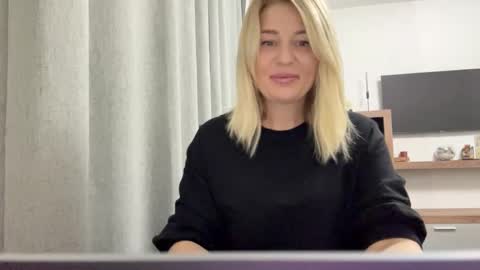 blondie_xoxoxo online show from 09-09-25, 05:51