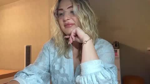 blondie_xoxoxo online show from 08-01-26, 01:38