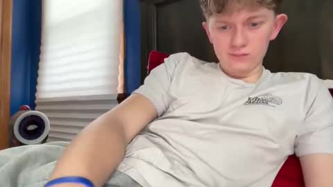 Snapshot of blondiedicks1 chatting on 12-04-25, 01:53 blondiedicks1 online show from 12-04-25, 01:53