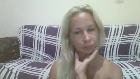 Snapshot of blondiepam23 chatting on 10-18-25, 05:57 BlondiePam online show from 10-18-25, 05:57