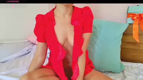 Snapshot of blondiesweet chatting on 05-19-26, 07:26 Sasha online show from 05-19-26, 07:26