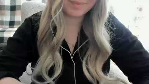 Snapshot of blondymargaret chatting on 02-28-25, 09:15 blondymargaret online show from 02-28-25, 09:15