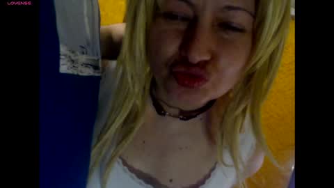 Snapshot of blontsex chatting on 12-21-24, 09:36 Blontsex online show from 12-21-24, 09:36