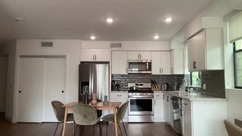 Snapshot of bloomyogi chatting on 10-14-25, 06:20 Emma Bloom online show from 10-14-25, 06:20