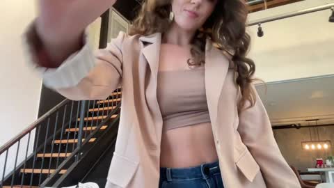 Snapshot of bloomyogi chatting on 12-19-25, 08:16 Emma Bloom online show from 12-19-25, 08:16