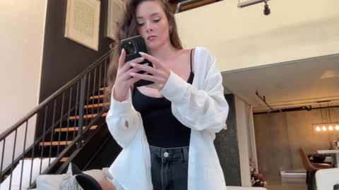 Snapshot of bloomyogi chatting on 12-21-25, 08:27 Emma Bloom online show from 12-21-25, 08:27