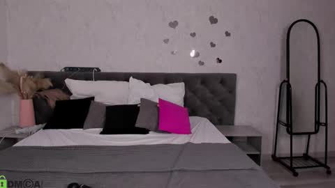 Sonya GTM2 TuWeThFrSaSu 0900am-1500pm online show from 11-23-25, 01:16